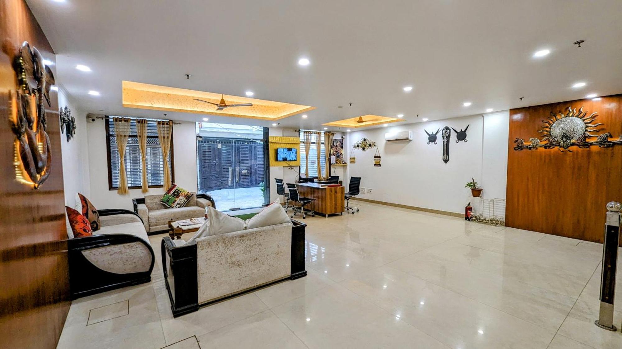 דלהי Hotel Moon Taj Near Yashobhoomi Convention Centre מראה חיצוני תמונה