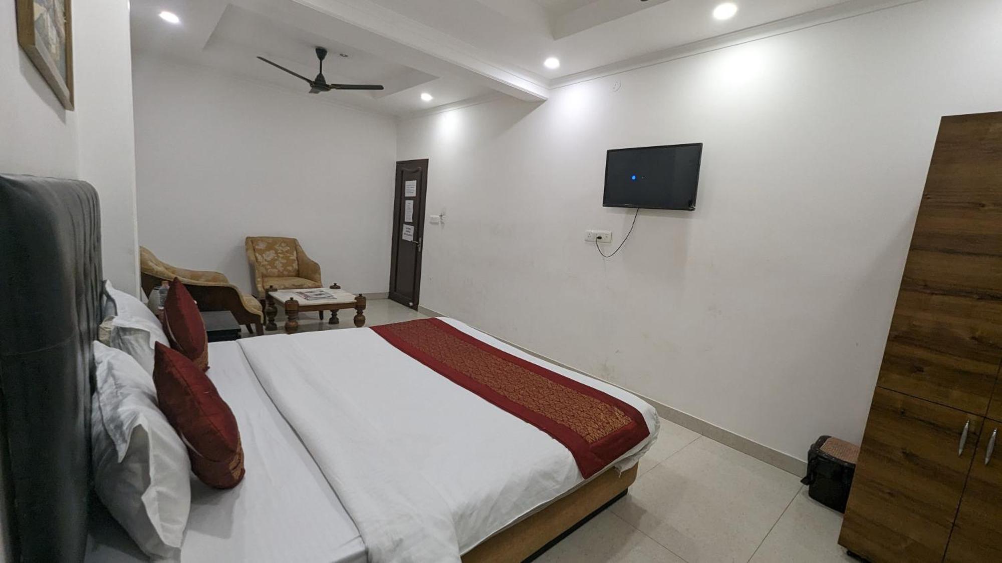 דלהי Hotel Moon Taj Near Yashobhoomi Convention Centre מראה חיצוני תמונה